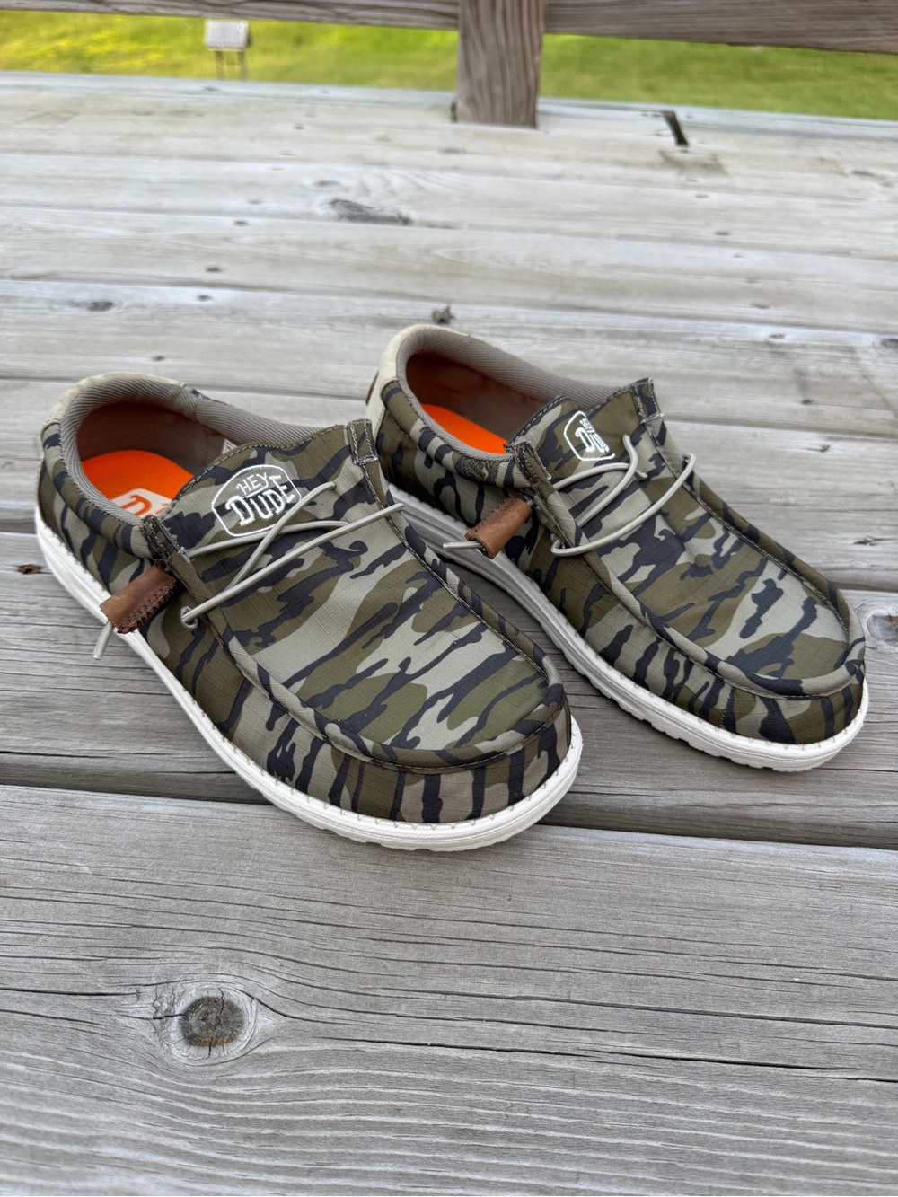 Mossy Oak X Hey dudes